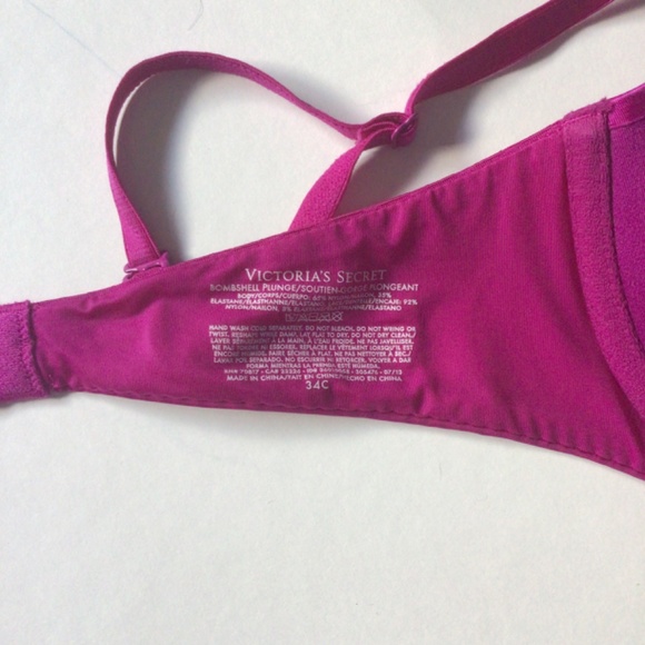 Victoria’s Secret Bombshell Plunge Bra with Lace Overlay - Picture 6 of 7